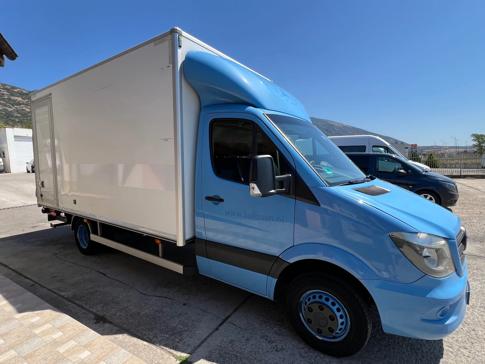 Mercedes-Benz Sprinter 516 EURO6 , Дв Гума , 3500кг , Клима , 4, 50м , Падащ  - изображение 3