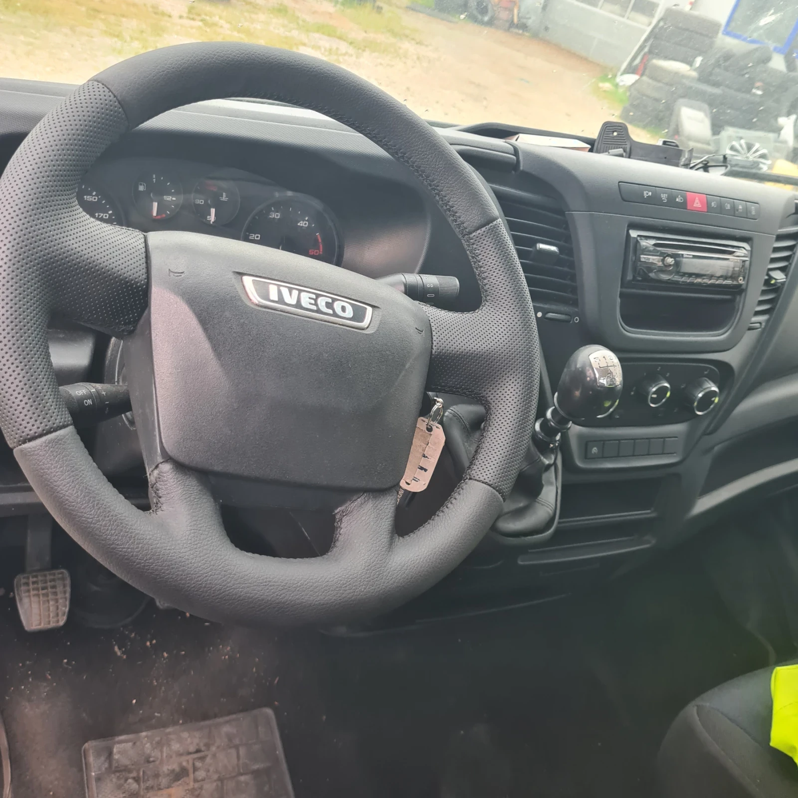Iveco Daily 35c14, снимка 14 - Бусове и автобуси - 54542859