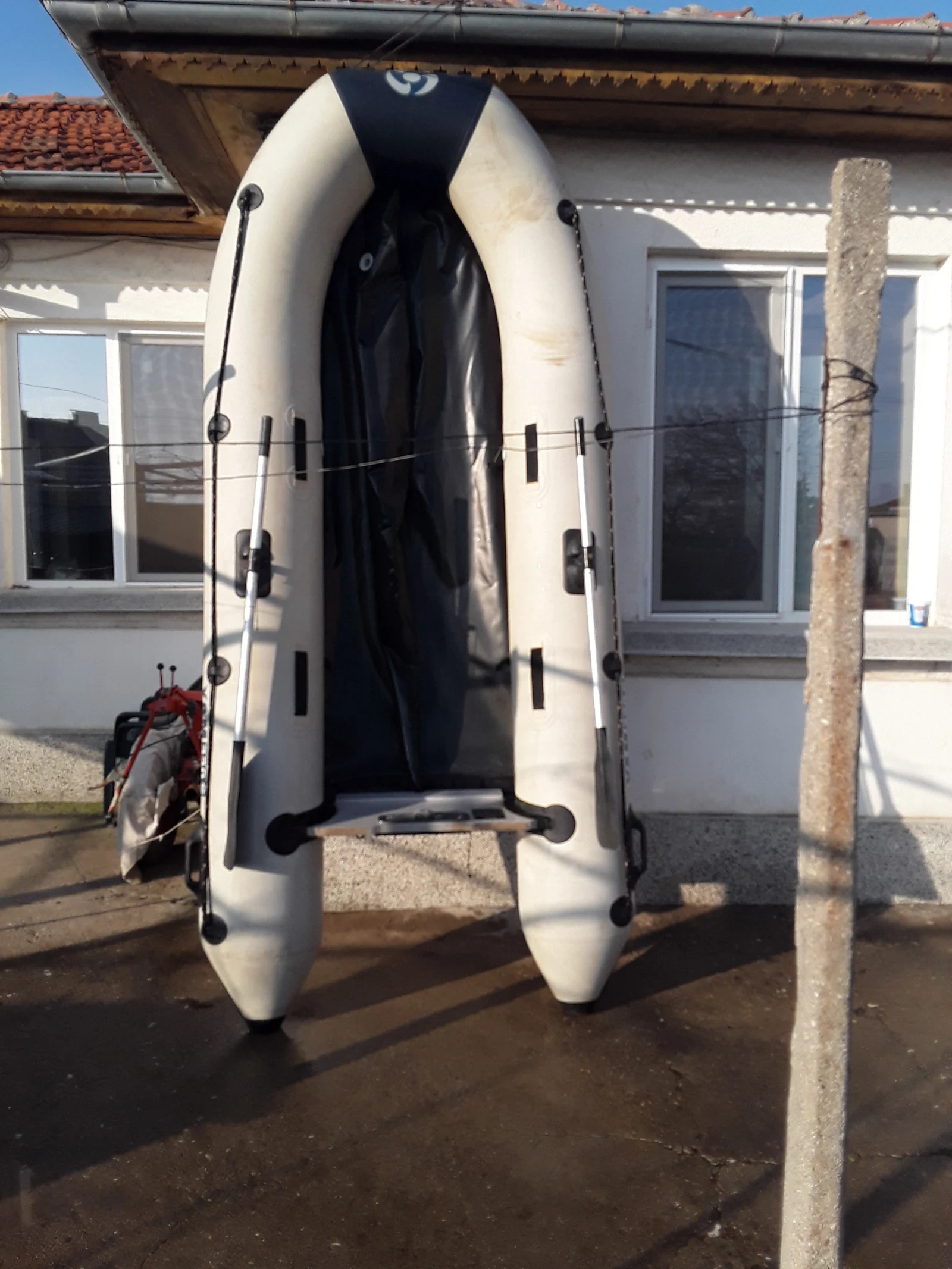 ��������� ����� Angevini�re | Mobile.bg � ����������� 1