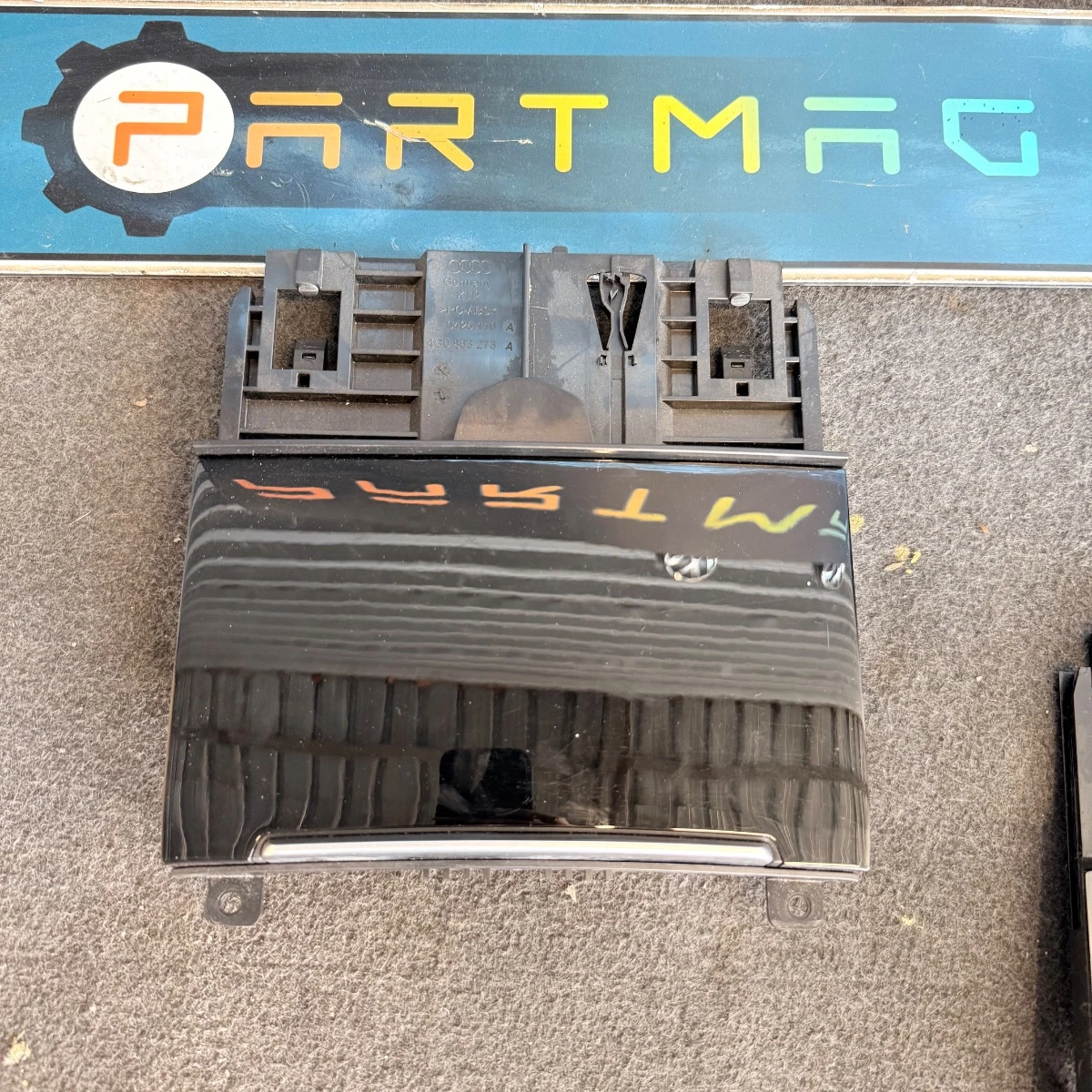 Пепелник за Audi Ауди A6 A7 4G C7 4G0863273-1478