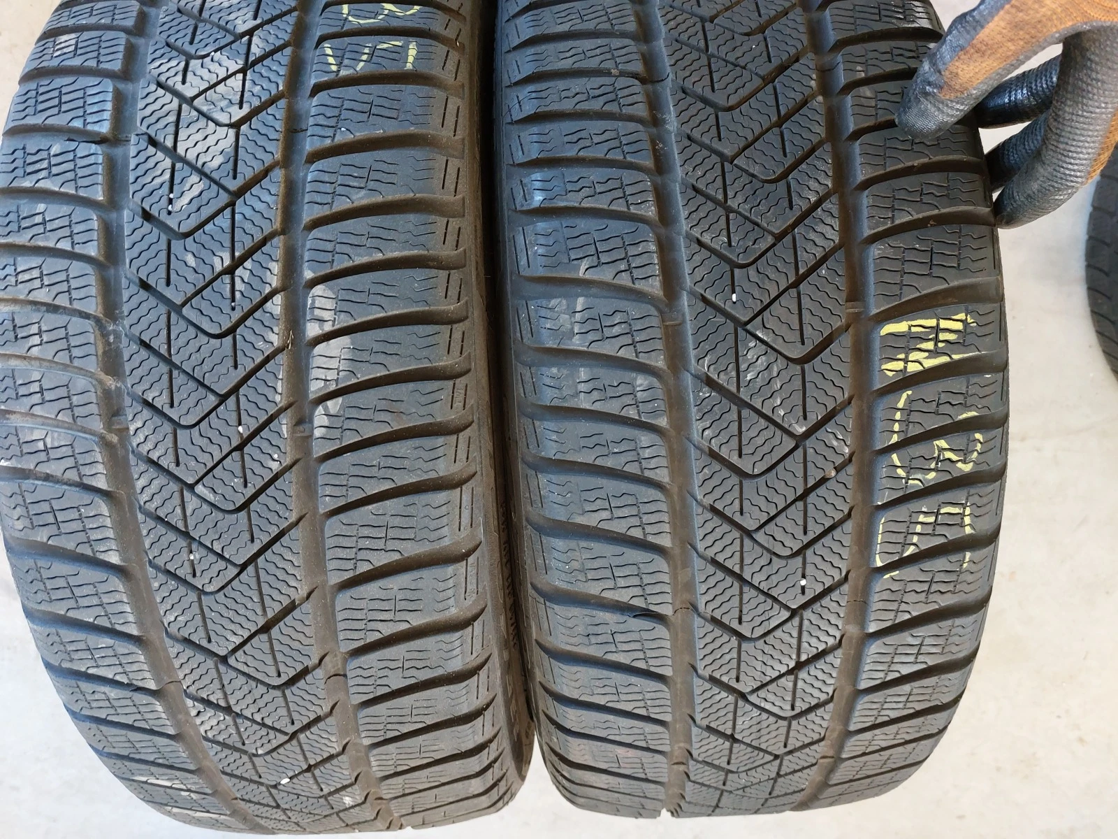  235/40R19 | Mobile.bg   2