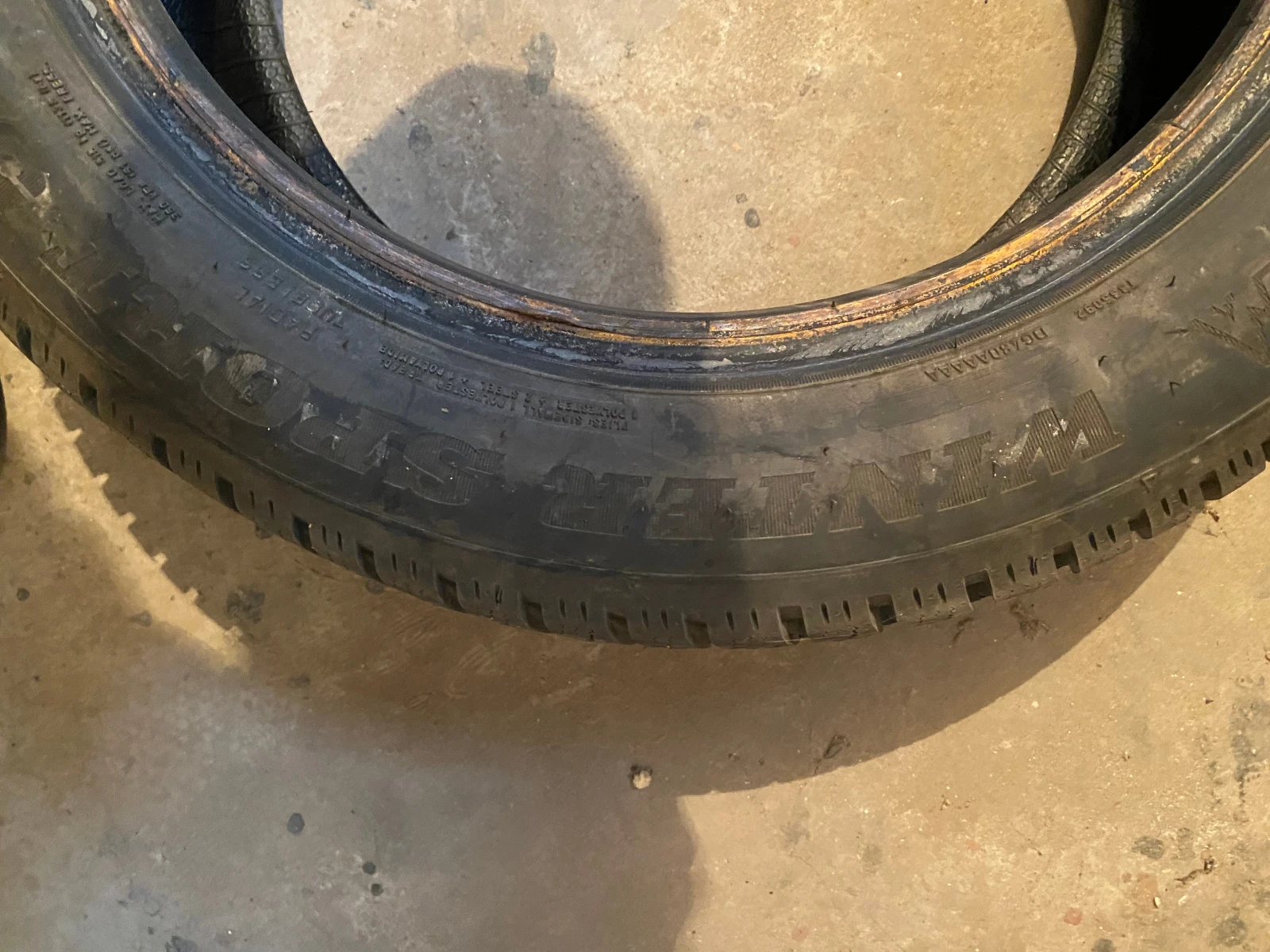 Гуми Зимни 195/55R15, снимка 4 - Гуми и джанти - 55154793