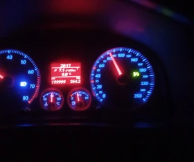 VW Touran 1.6/102кс.перфектна, снимка 3