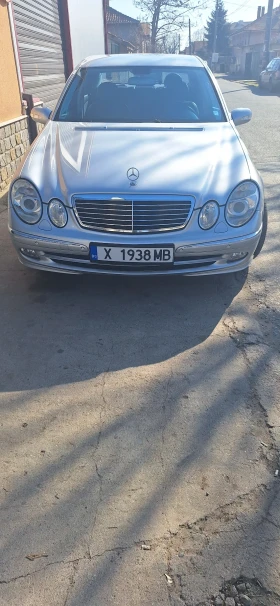     Mercedes-Benz E 200   