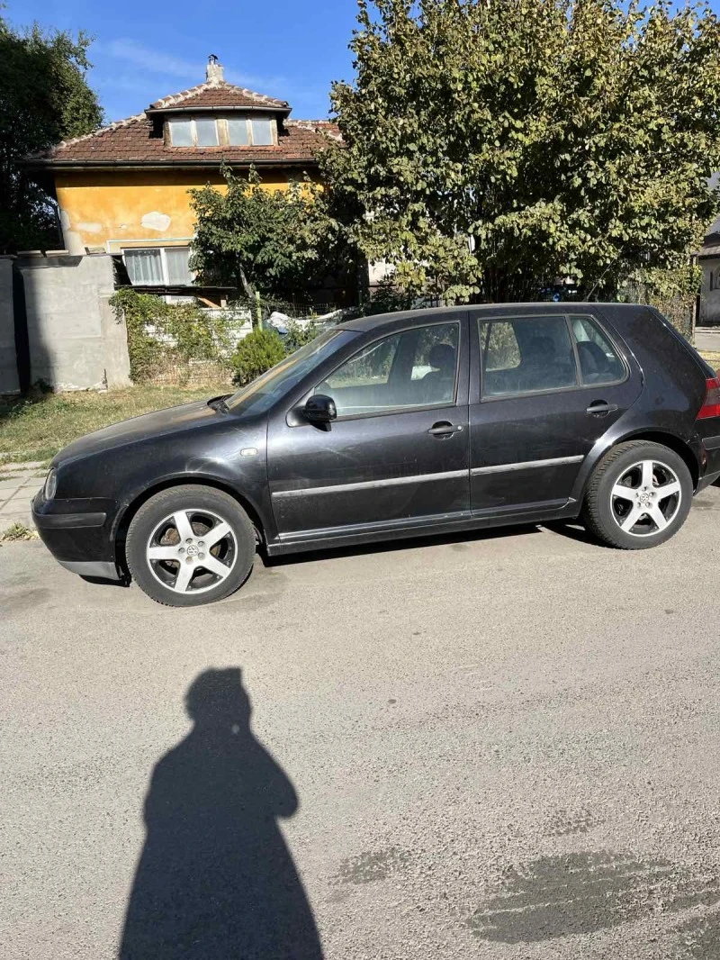 VW Golf 1.6, снимка 3 - Автомобили и джипове - 46711303