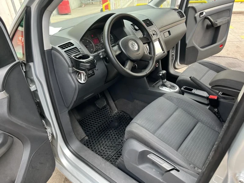 VW Touran, снимка 7 - Автомобили и джипове - 47892481