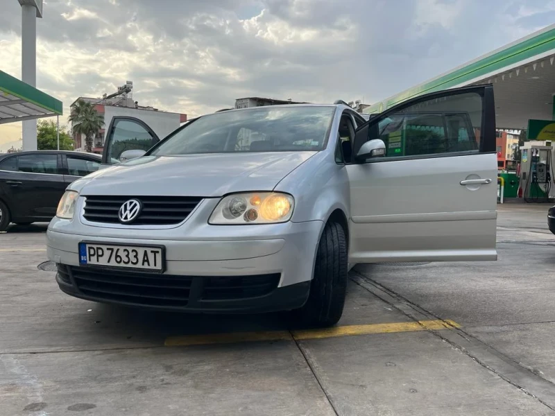 VW Touran, снимка 10 - Автомобили и джипове - 47892481