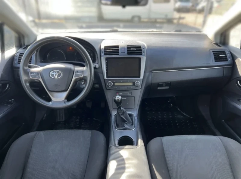 Toyota Avensis 1.8 LPG , снимка 9 - Автомобили и джипове - 48012607