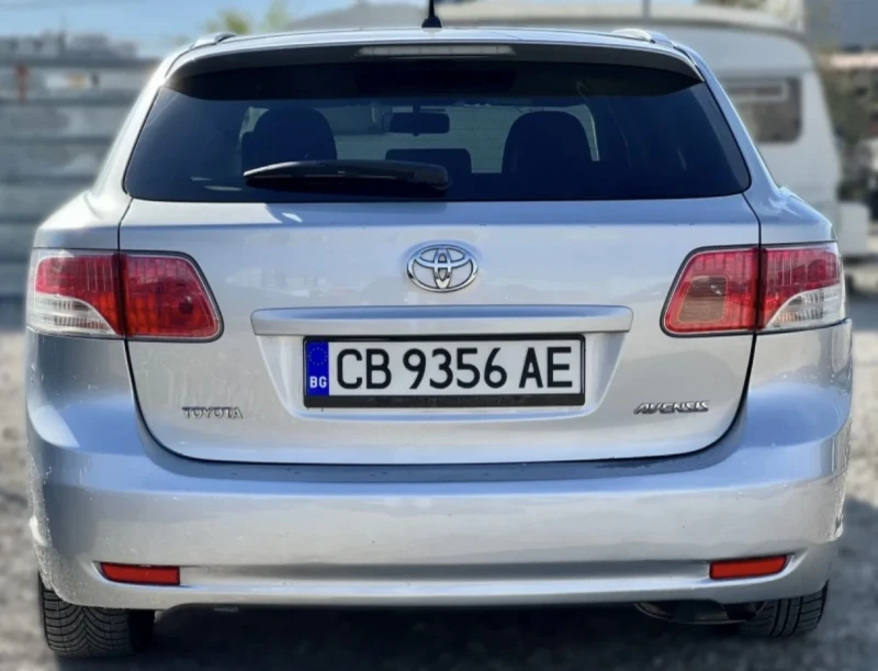 Toyota Avensis 1.8 LPG , снимка 4 - Автомобили и джипове - 48012607