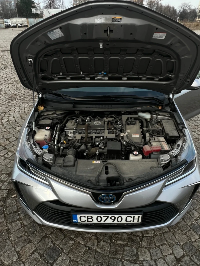 Toyota Corolla Hybrid Executive Plus, снимка 12 - Автомобили и джипове - 48251621