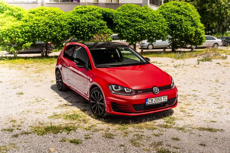 VW Golf 1.6TDI CUP, снимка 1 - Автомобили и джипове - 49609476