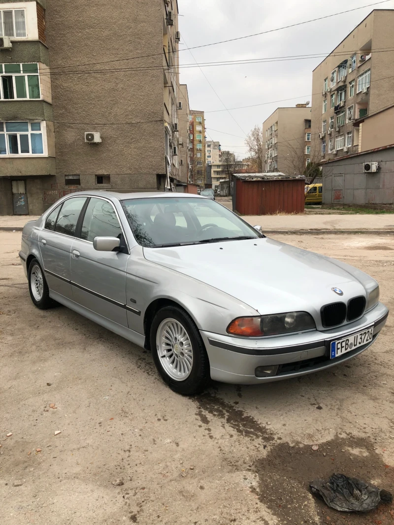 BMW 523, снимка 2 - Автомобили и джипове - 49610179