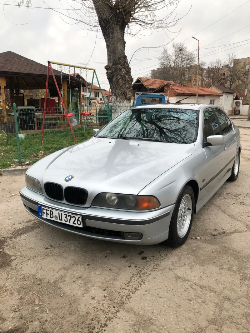 BMW 523, снимка 1 - Автомобили и джипове - 49610179