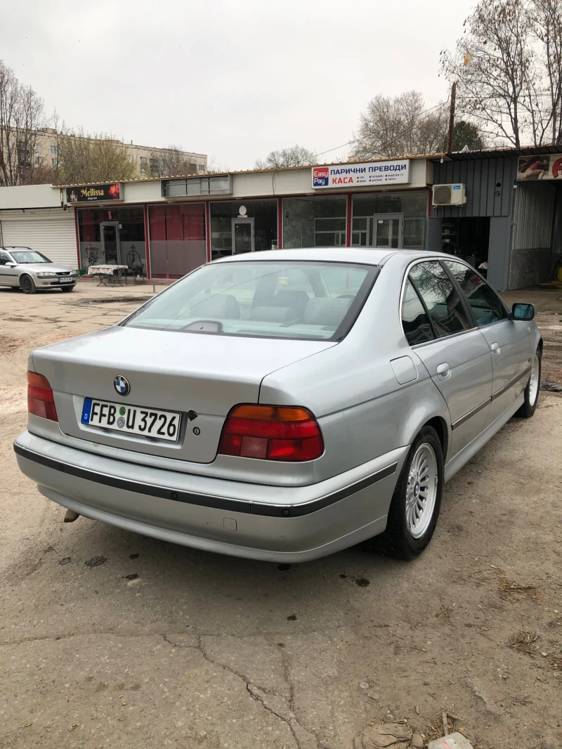 BMW 523, снимка 5 - Автомобили и джипове - 49610179