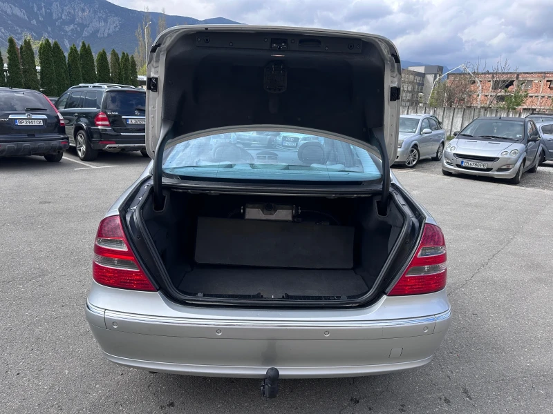 Mercedes-Benz E 320 4MATIC 3.2i GAZ - КЛИМАТРОНИК, снимка 17 - Автомобили и джипове - 49763050