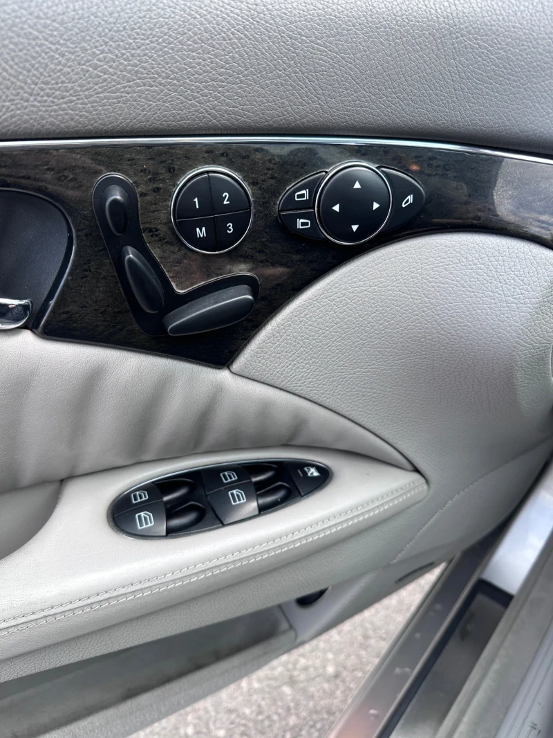 Mercedes-Benz E 320 4MATIC 3.2i GAZ - КЛИМАТРОНИК, снимка 14 - Автомобили и джипове - 49763050