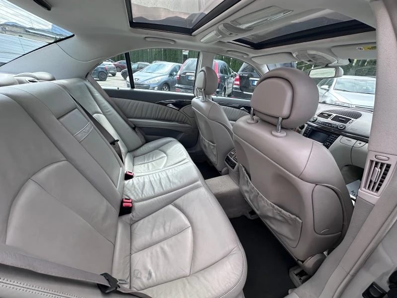 Mercedes-Benz E 320 4MATIC 3.2i GAZ - КЛИМАТРОНИК, снимка 13 - Автомобили и джипове - 49763050