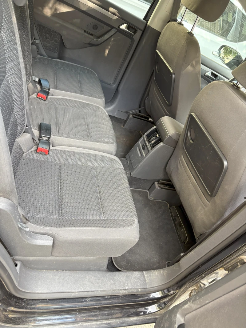 VW Touran 1.4 TSI Метан-Бензин, Евро 5А, Черен Металик, снимка 8 - Автомобили и джипове - 51762956