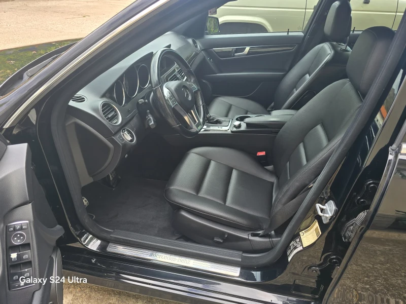 Mercedes-Benz C 300 AMG 4Matic, снимка 10 - Автомобили и джипове - 51855314