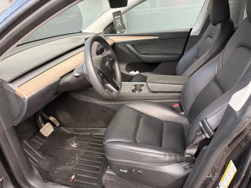 Tesla Model Y 2024 LFP 34000 km, снимка 8 - Автомобили и джипове - 52677211