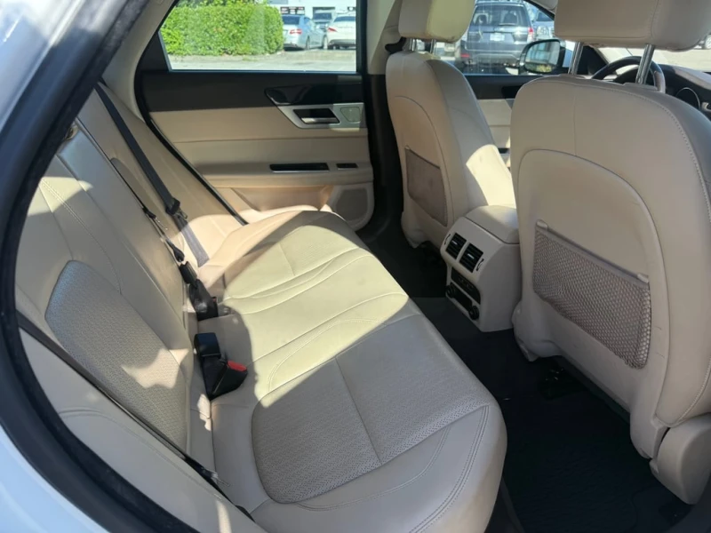 Jaguar Xf * Prestige * CARFAX * БЕЗ ПЪРВОНАЧАЛНА ВНОСКА, снимка 11 - Автомобили и джипове - 52697669