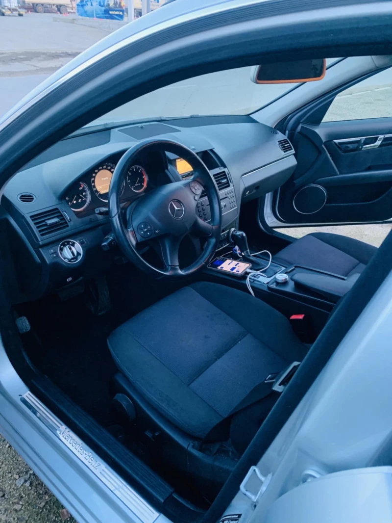 Mercedes-Benz C 200, снимка 11 - Автомобили и джипове - 52887025