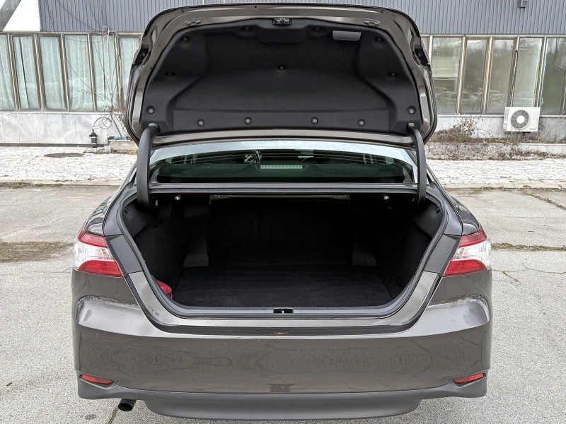 Toyota Camry 2.5 Dual VVTI Hybrid, снимка 11 - Автомобили и джипове - 53032824