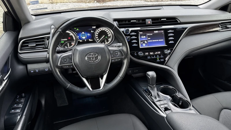 Toyota Camry 2.5 Dual VVTI Hybrid, снимка 8 - Автомобили и джипове - 53032824