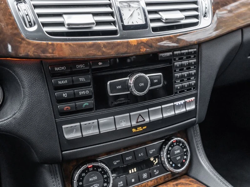 Mercedes-Benz CLS 550 4MATIC* АвтоКредит* (ЦЕНА ДО БГ), снимка 15 - Автомобили и джипове - 53153924