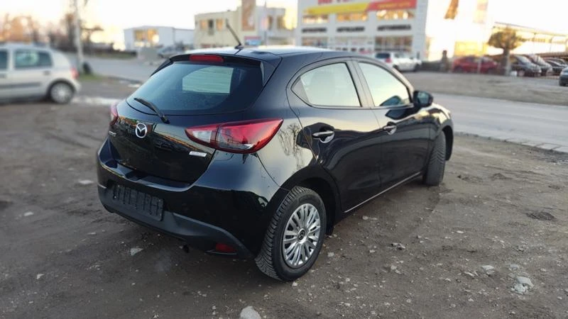 Mazda 2 1.5i skyactiv, снимка 12 - Автомобили и джипове - 35468529