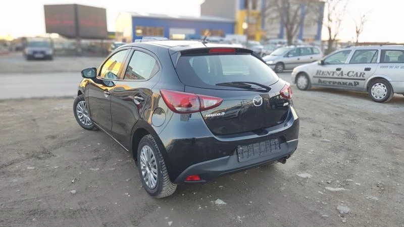 Mazda 2 1.5i skyactiv, снимка 11 - Автомобили и джипове - 35468529