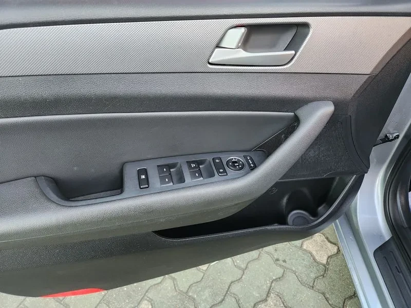 Hyundai Sonata 2.0 Style Special, снимка 8 - Автомобили и джипове - 53771058