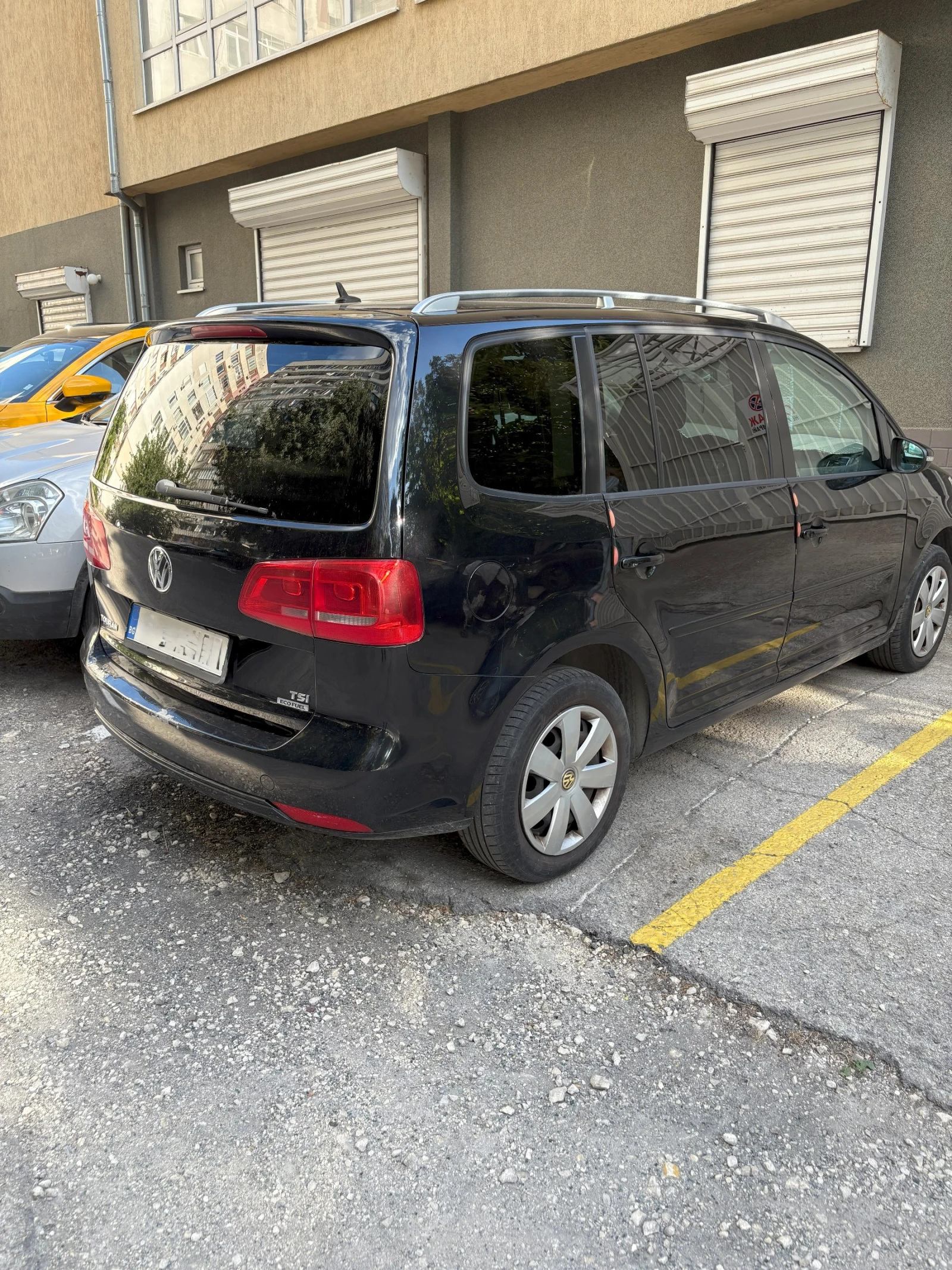 VW Touran 1.4 TSI Метан-Бензин, Евро 5А, Черен Металик, снимка 1