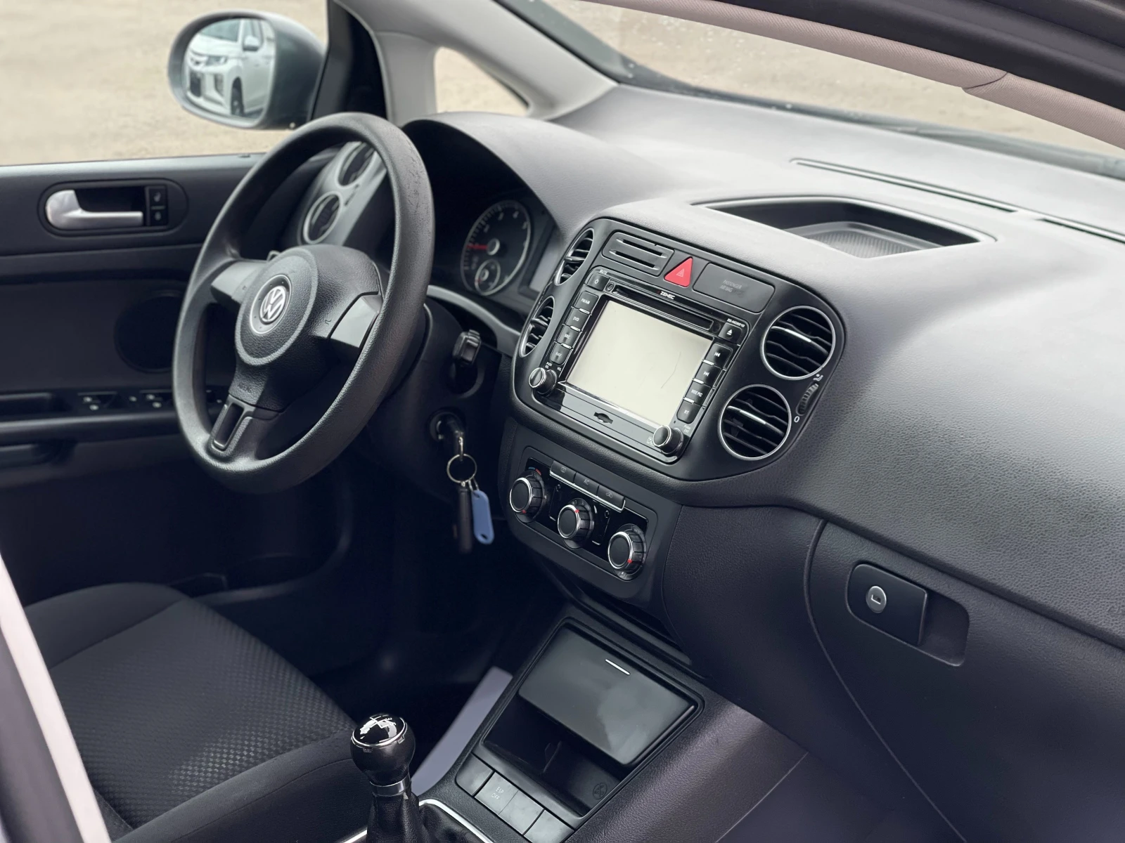 VW Golf Plus 1.4i, снимка 11 - Автомобили и джипове - 44822526