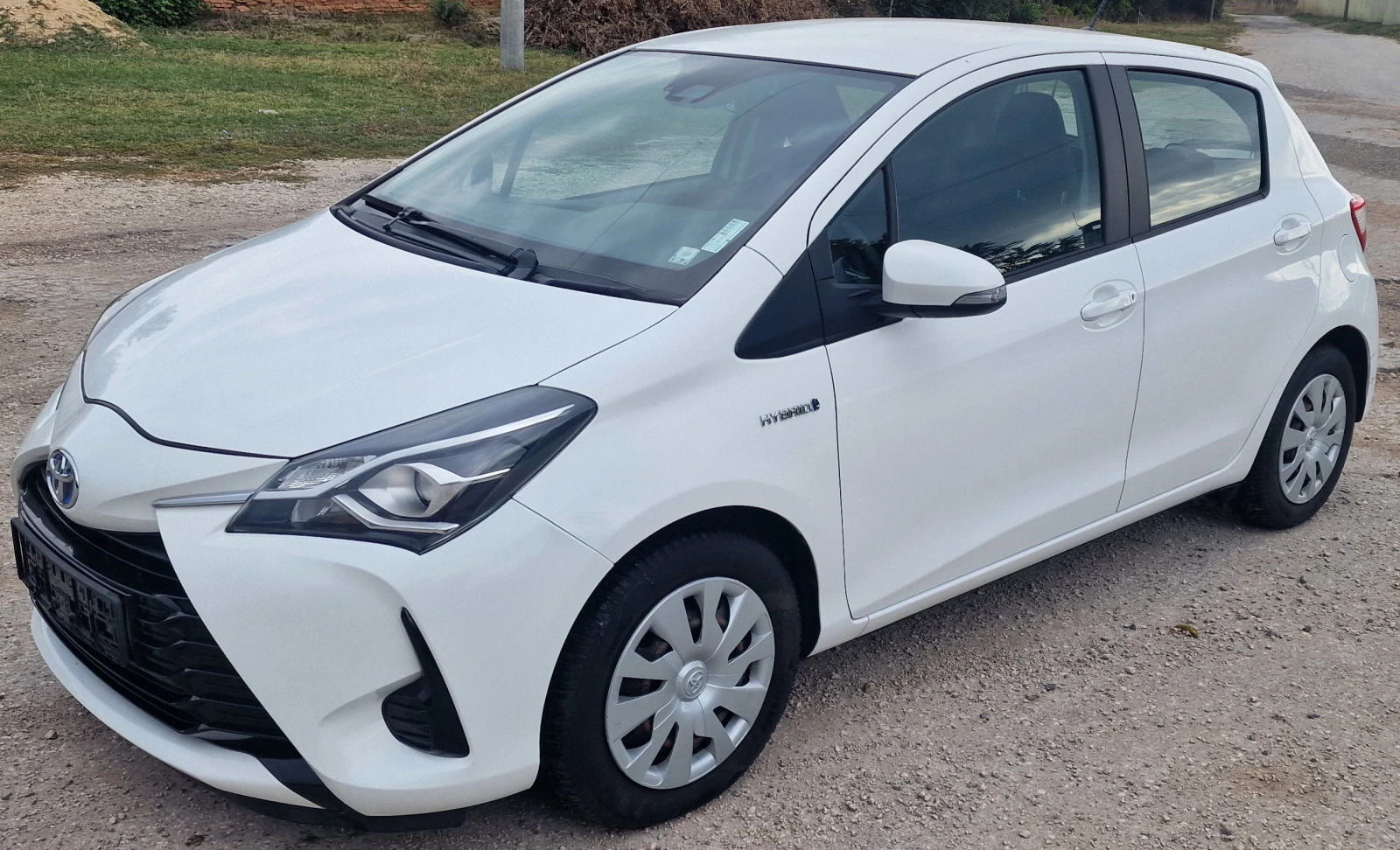 Toyota Yaris 1.5 Hybrid - изображение 2