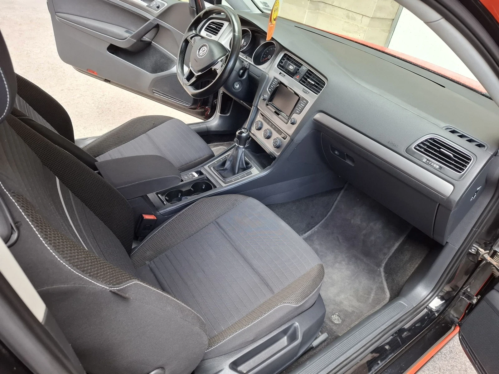 VW Golf 1.6TDI CUP - изображение 10