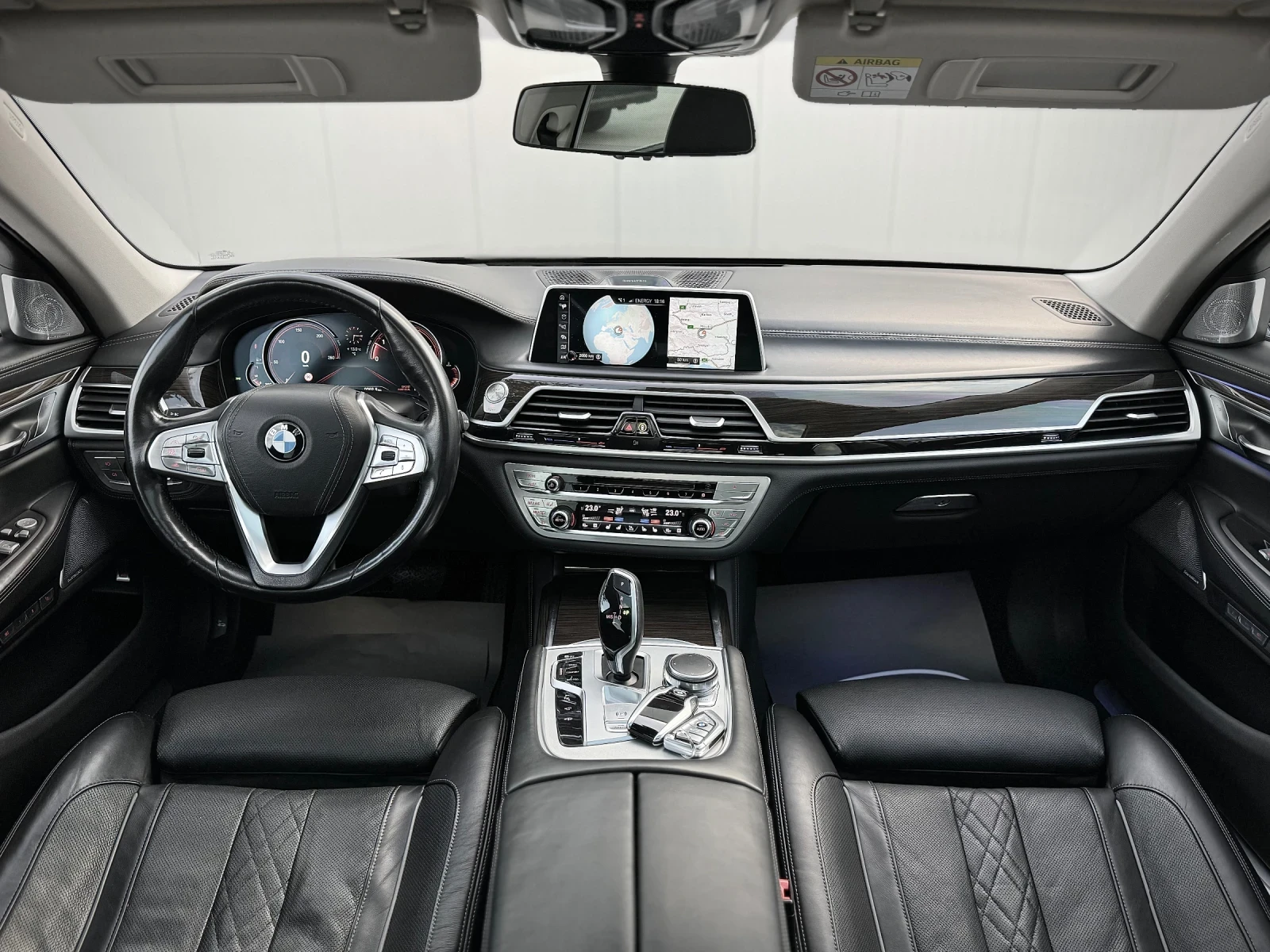 BMW 730 xDrive/ 8ZF/ BUSINESS CHAUFFEUR PACK/ 3xTV/ CARBON - изображение 8