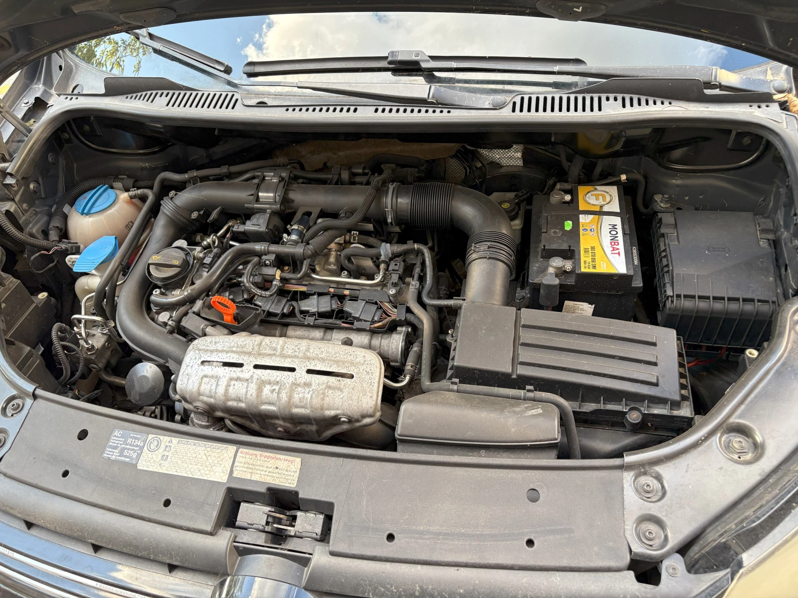 VW Touran 1.4 TSI Метан-Бензин, Евро 5А, Черен Металик - изображение 10