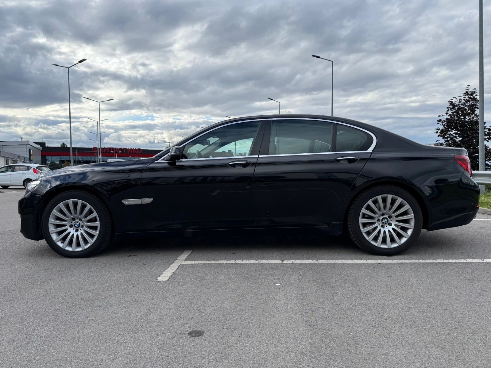 BMW 740  - изображение 2