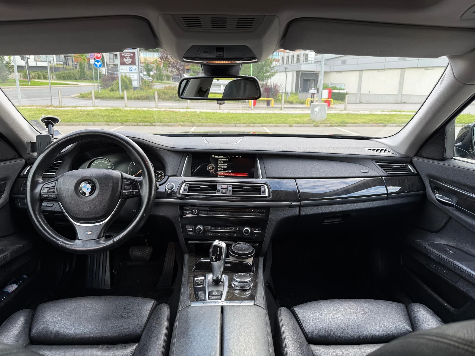 BMW 740  - изображение 7