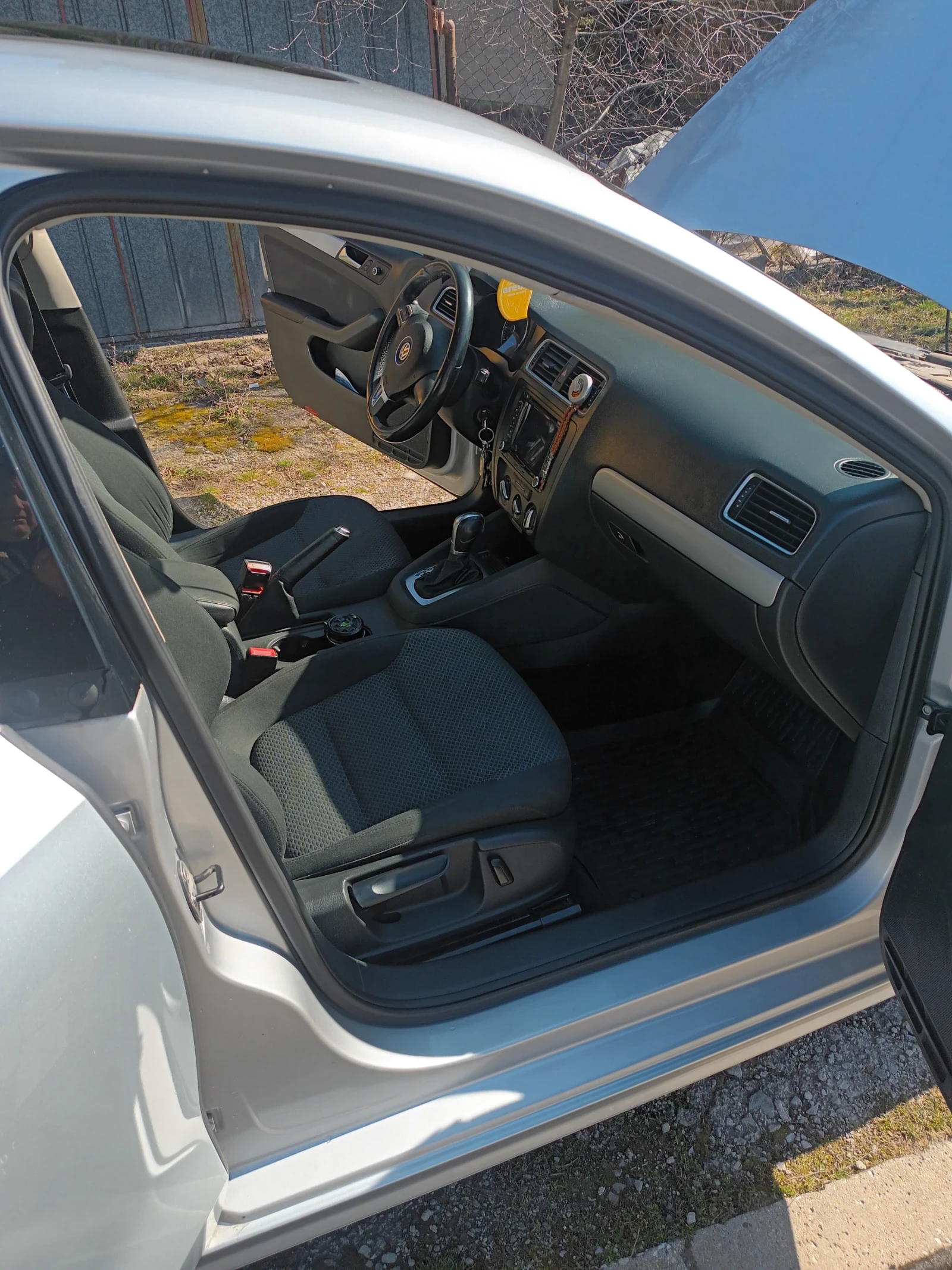 VW Jetta, снимка 10 - Автомобили и джипове - 53718619