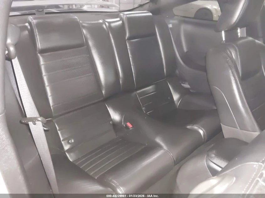 Ford Mustang GT Deluxe - изображение 8