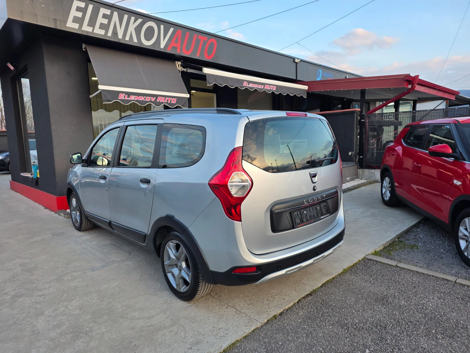 Dacia Lodgy 2020г 69783км 1.3 TCE-130 к.с EURO 6d-ШВЕЙЦАРИЯ, снимка 6 - Автомобили и джипове - 53977953