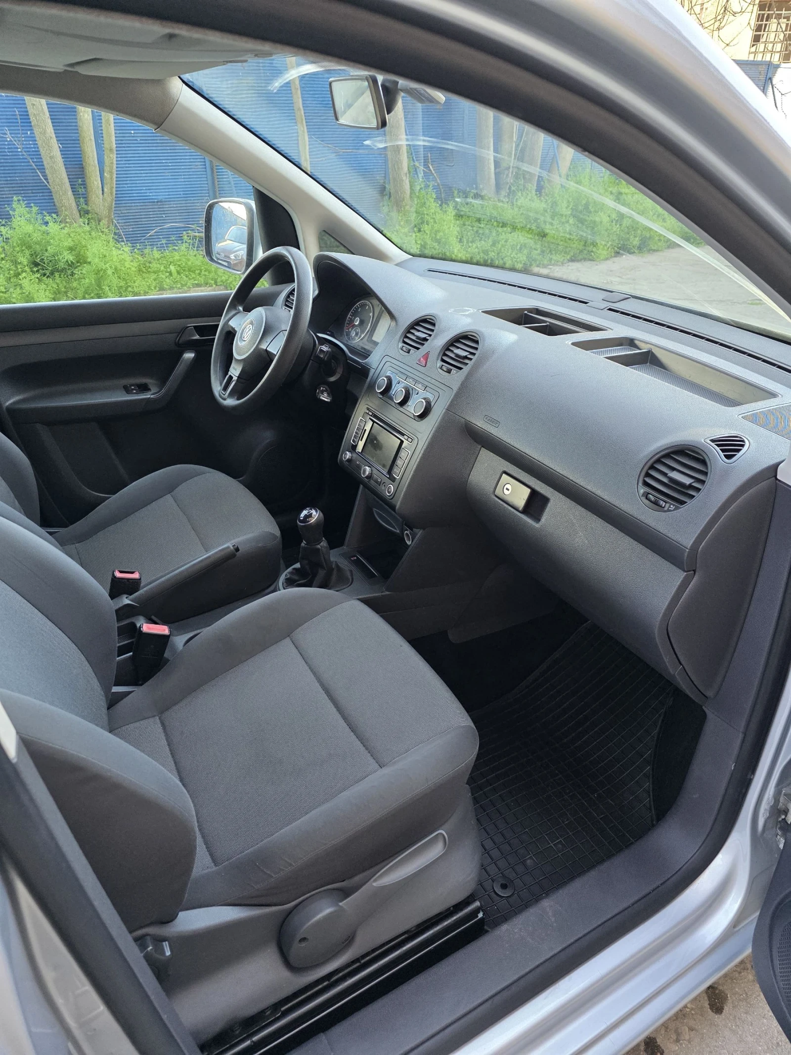 VW Caddy 1.6TDI  MAXI, снимка 14 - Автомобили и джипове - 54115325