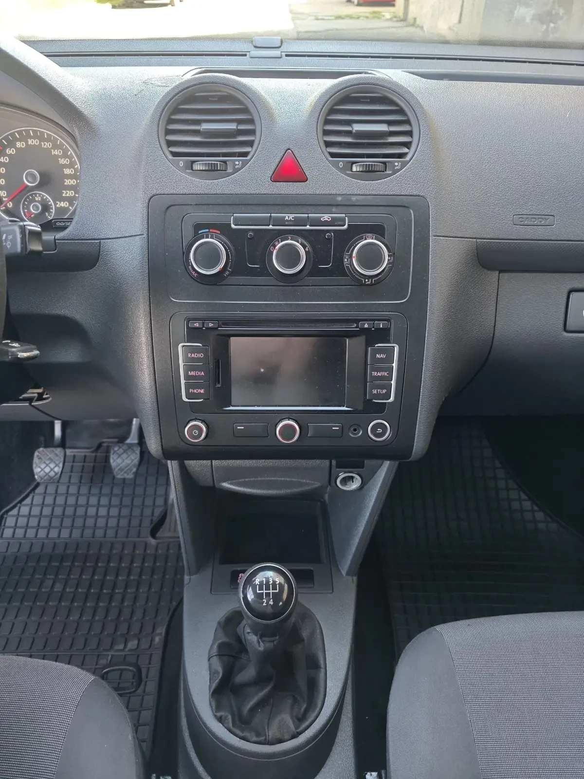 VW Caddy 1.6TDI  MAXI, снимка 10 - Автомобили и джипове - 54115325