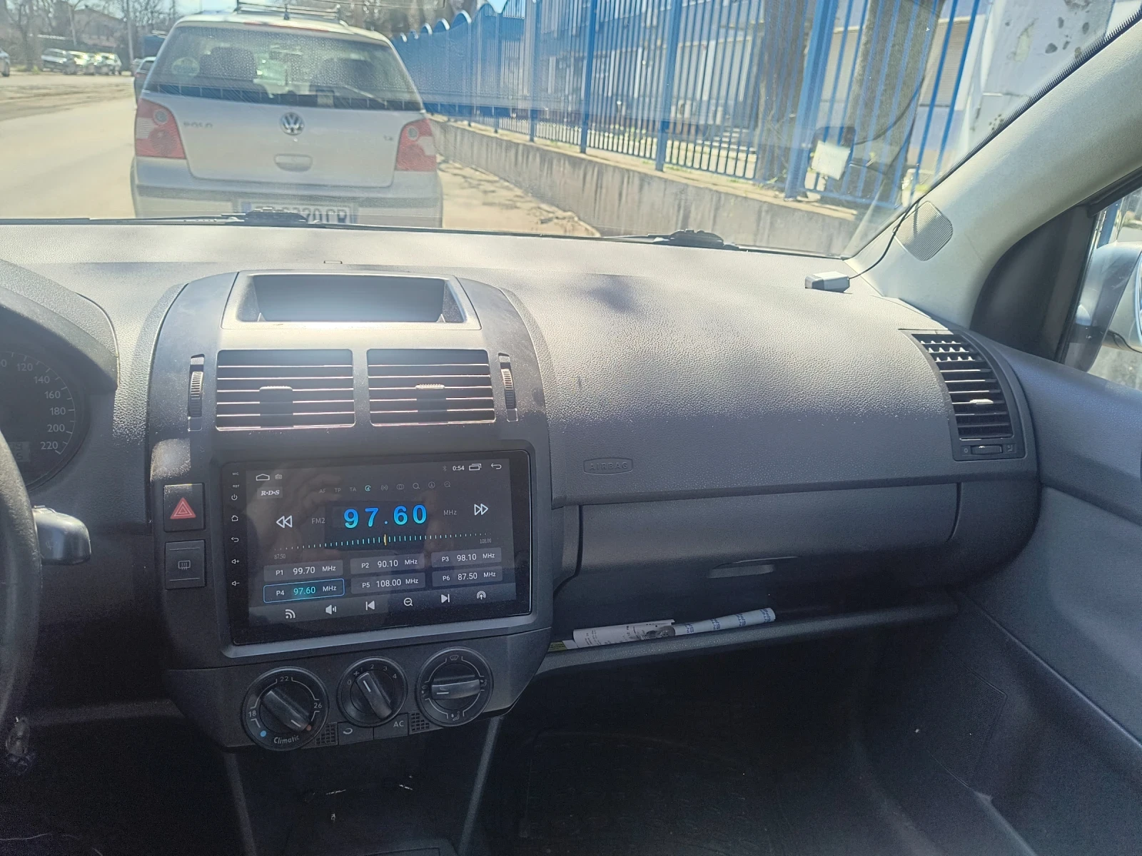 VW Polo, снимка 10 - Автомобили и джипове - 54259386