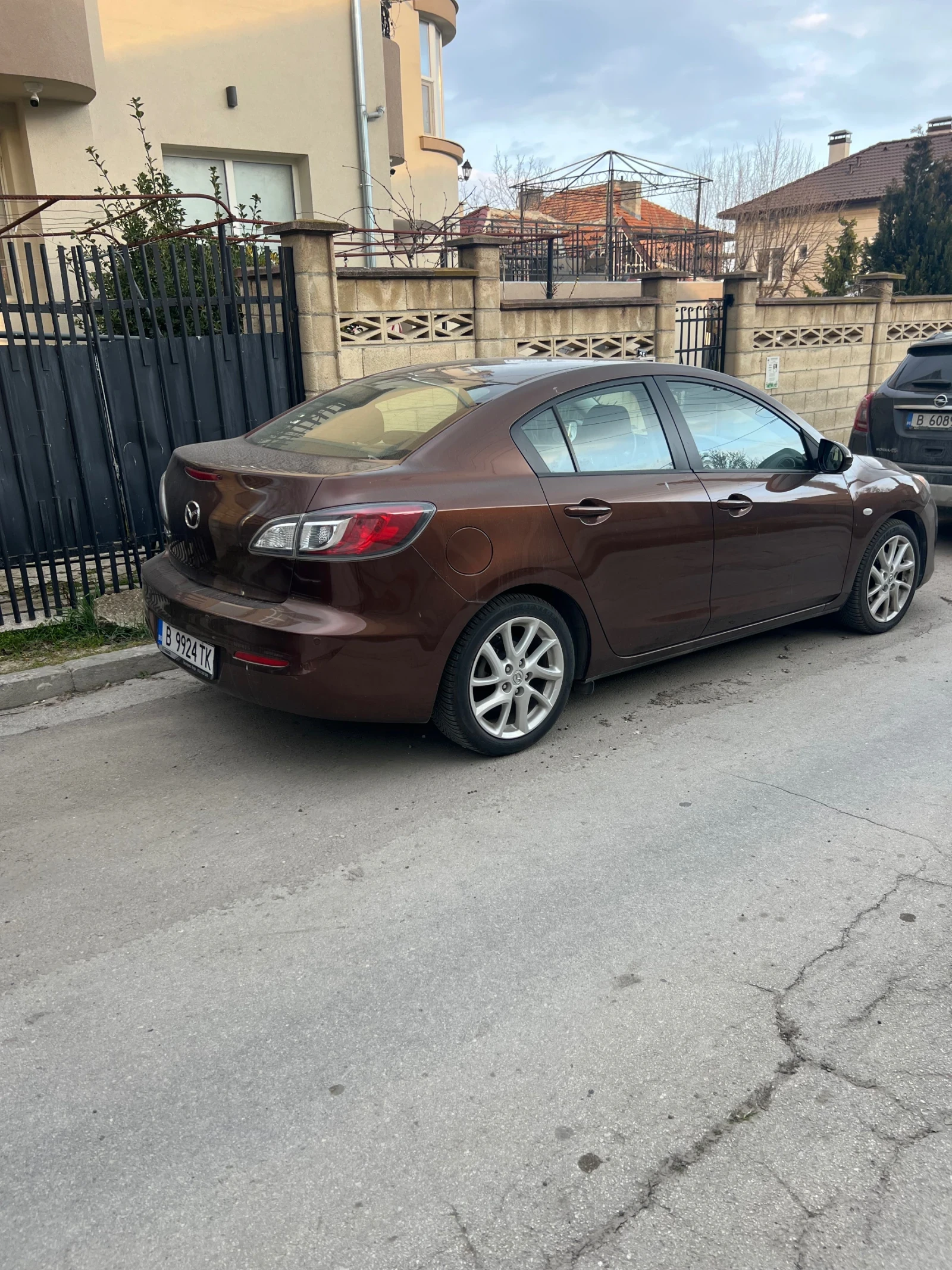 Mazda 3, снимка 2 - Автомобили и джипове - 54340334