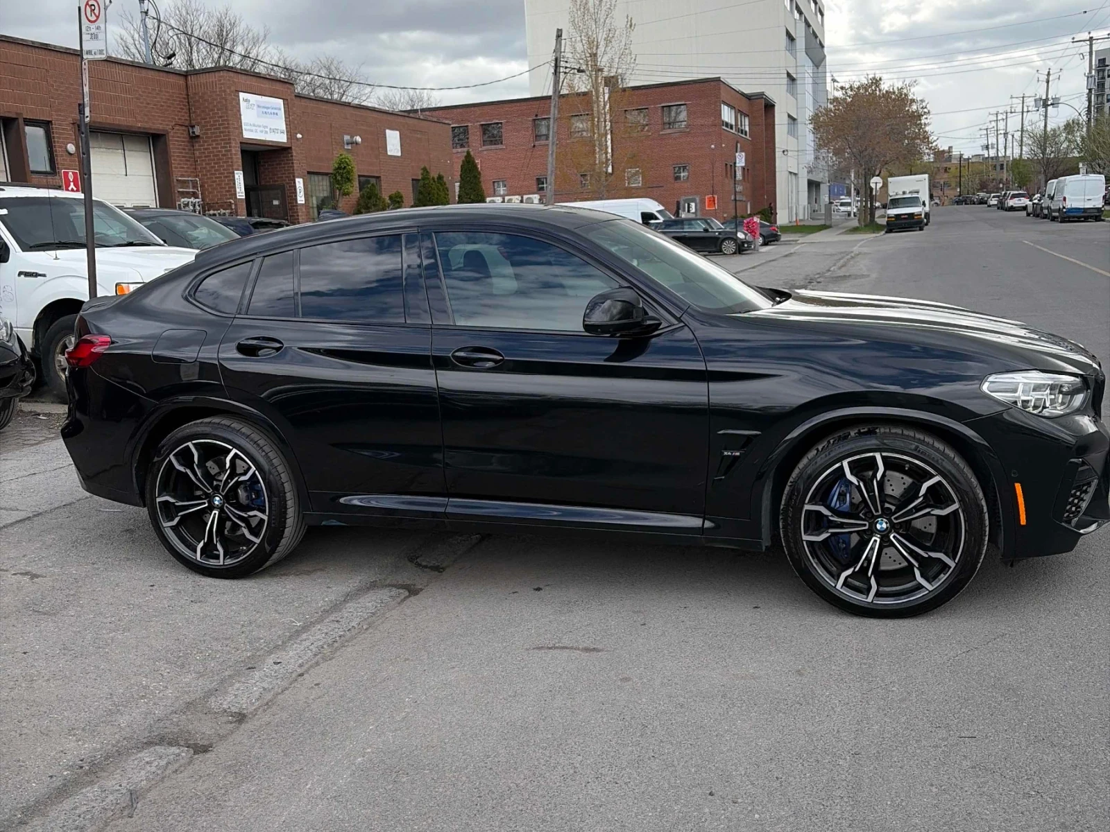 BMW X4 М COMPETITION * CARBON * HEAD UP * H/K, снимка 3 - Автомобили и джипове - 54527764