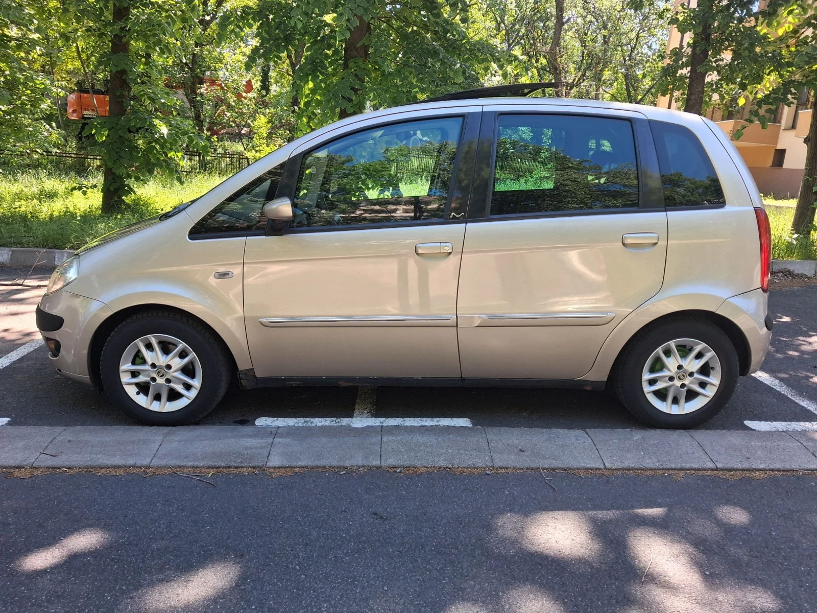Lancia Musa 1.3JTD PLAT?NO 133.037 КМ ПАНОРАМА КОЖА КЛИМАТРОНИ, снимка 4 - Автомобили и джипове - 54608834