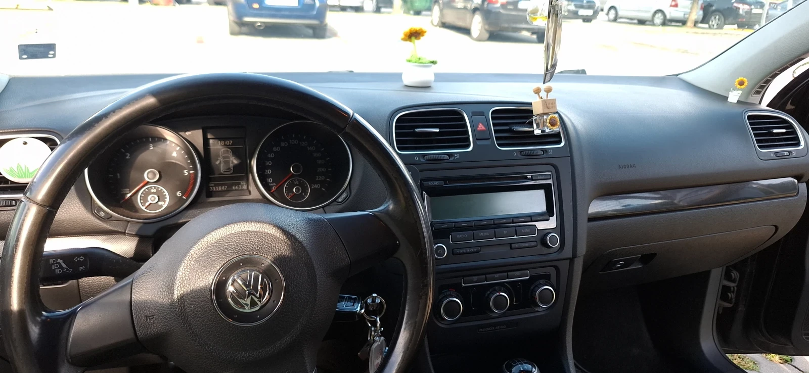 VW Golf 1.6 105к.с., снимка 6 - Автомобили и джипове - 54947616
